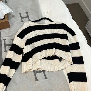 Distressed Zara sweater size M